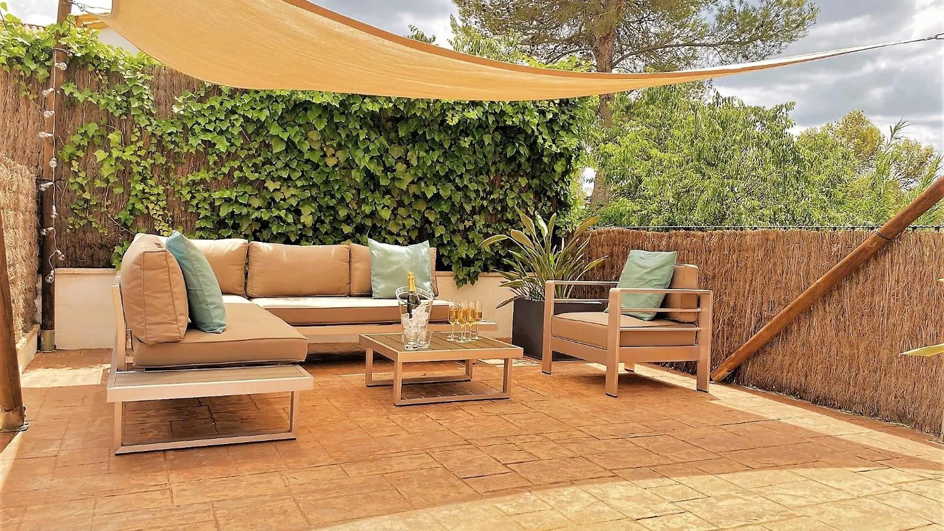 MORERABLANCA piscina, barbacoa, chill-out San Mateu de Bages 0*,  Spagna